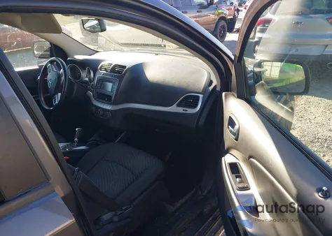 2016 Dodge Journey Crossroad z USA, uszkodzony, nr VIN 3C4PDCGG5GT148990